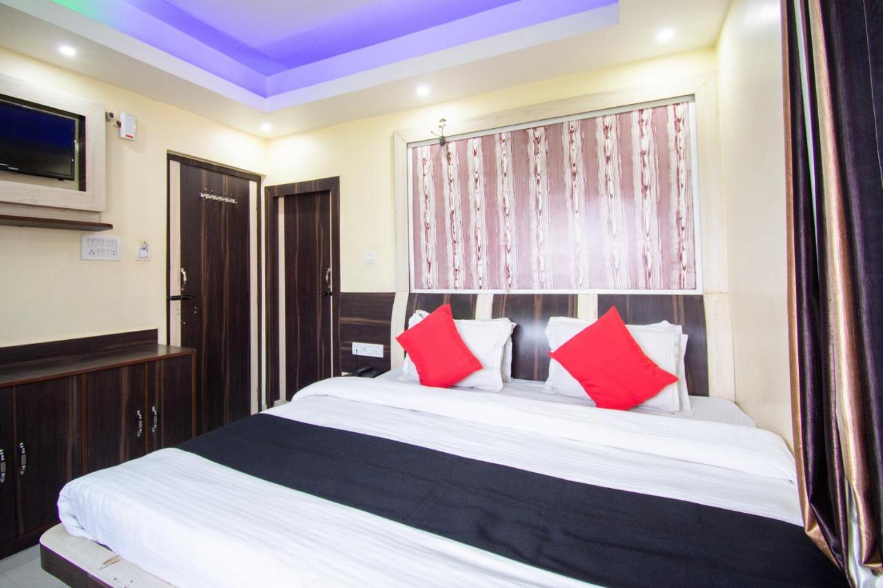 Capital O 67892 Hotel Sujata Tarapith Exterior foto