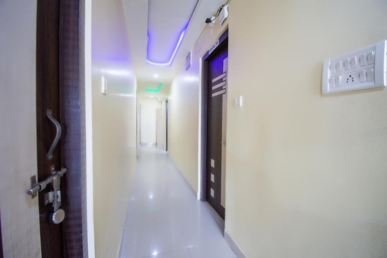 Capital O 67892 Hotel Sujata Tarapith Exterior foto
