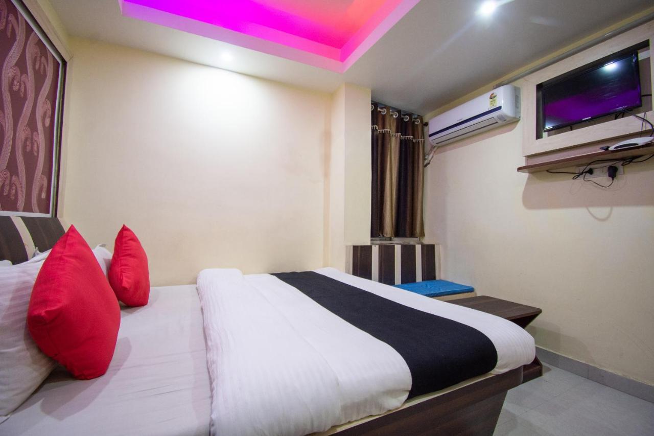 Capital O 67892 Hotel Sujata Tarapith Exterior foto